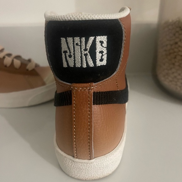 Meet your Posher, Ashley - Picture 4 of 5